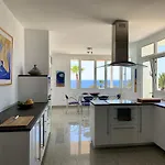 Dois Mares Villa