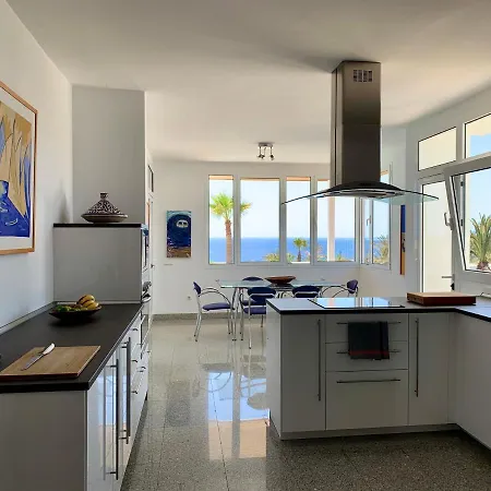 Dois Mares Villa