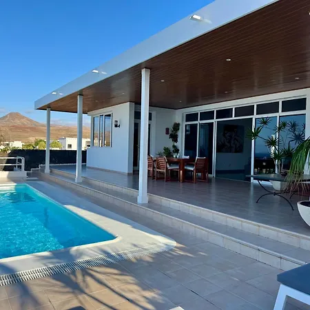 Dois Mares Villa *